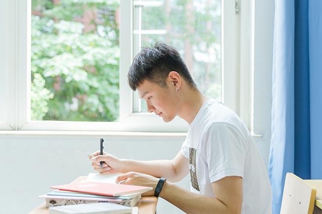 学后：周期长没人管