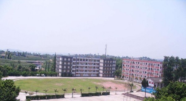 内江铁路机械学校