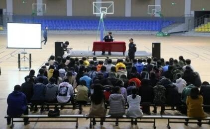 中加枫华国际学校禁毒知识讲座