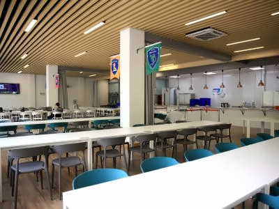 上海市松江区科德高级中学多功能餐厅