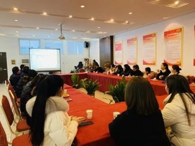 中加枫华小学部新一届家校互动研讨会.jpg
