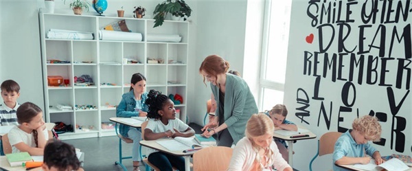 新安職業(yè)高級(jí)中學(xué)