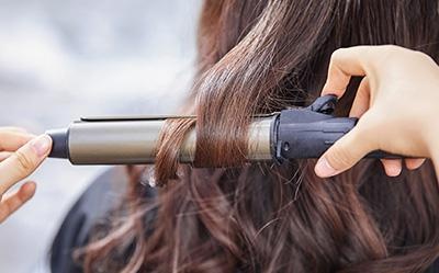 独立接待顾客及协助完成各项专业烫染工作的能力