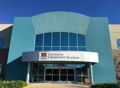 美国蓝带汇点高中.jpg