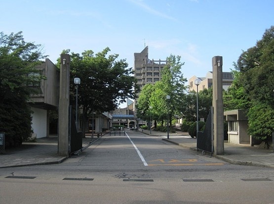 金泽工业大学
