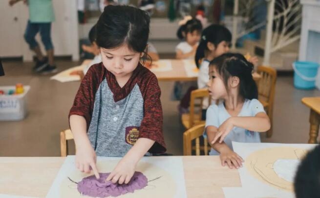 北京明诚外国语学校