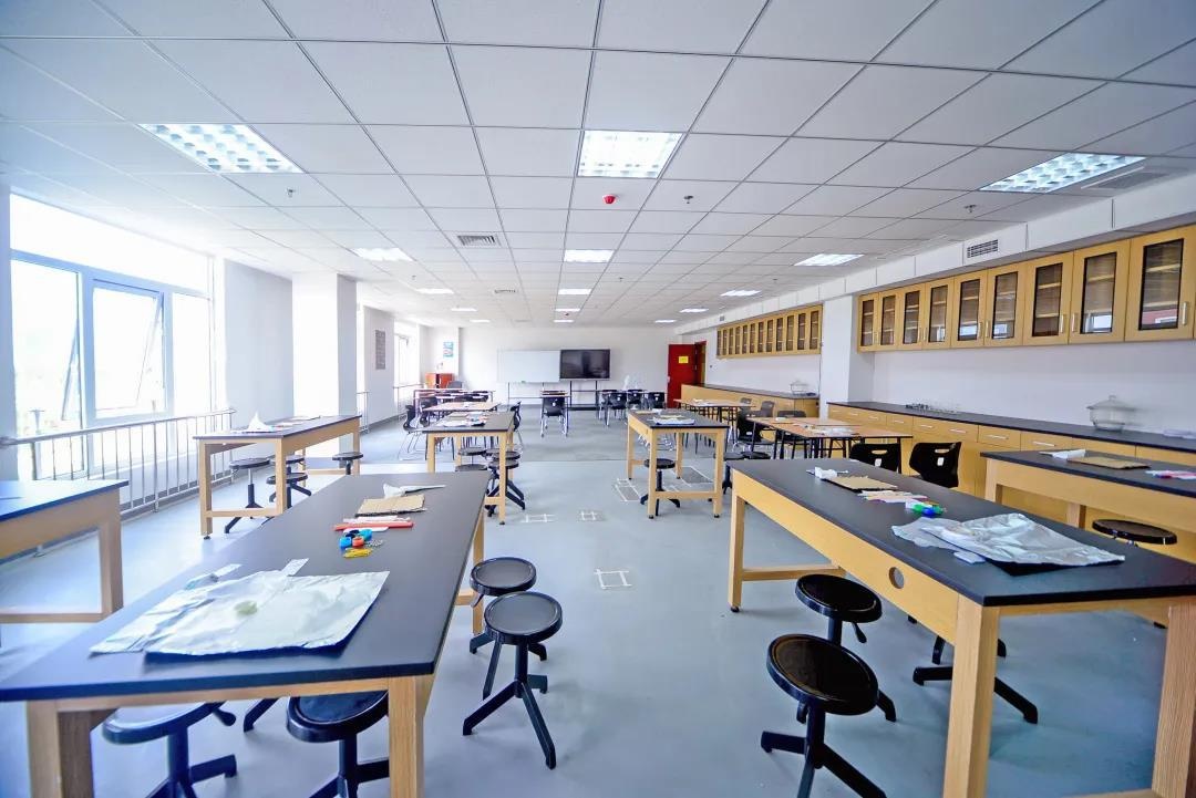 加州博格思学校