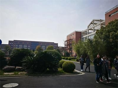 白玉木槿国际教育学校