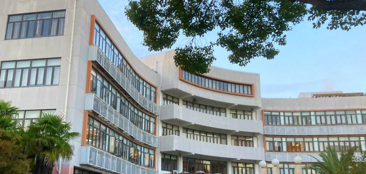 上海交通大学附属中学2023年学费、收费多少 