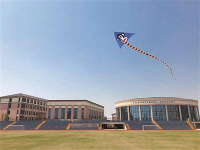 张家港外国语学校