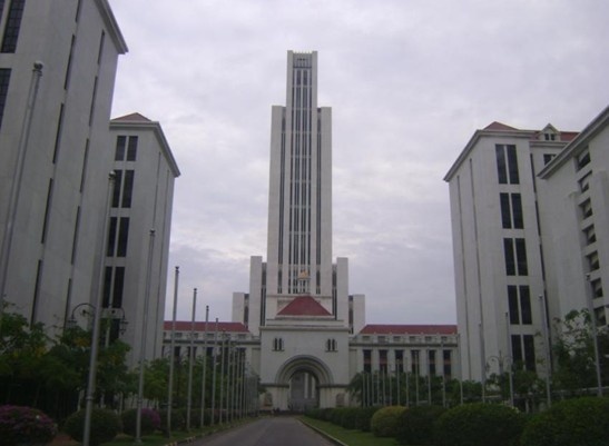 易三仓大学