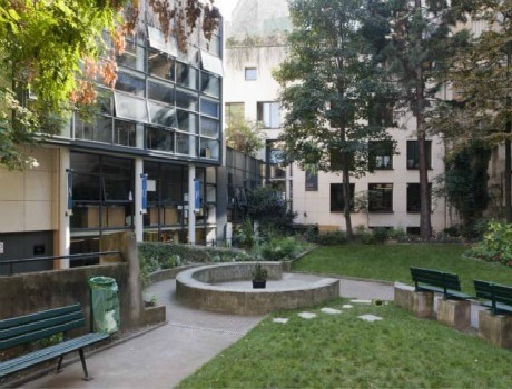 巴黎美国大学
