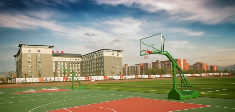 肇庆工业贸易学校