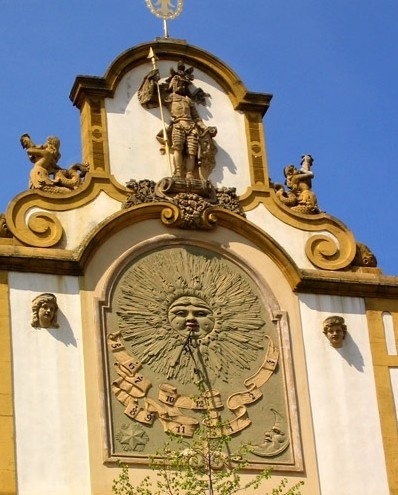 班贝克大学