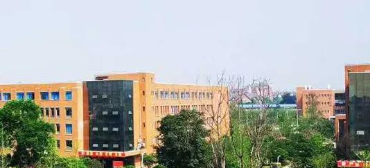 成都铁路卫生学校