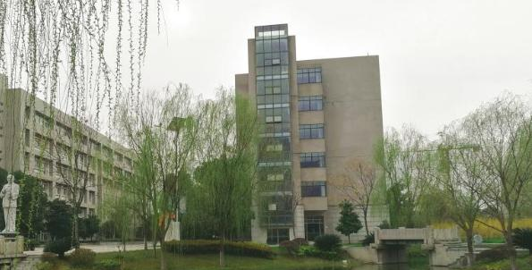 湖北国土资源职业学院6