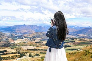 在学员考试前，老师们无偿为每一位考生设计摄影作品集