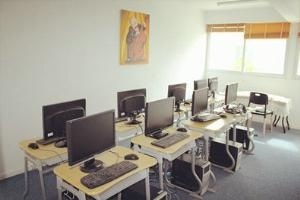 美国Lee Academy机房