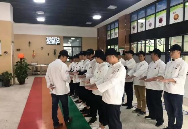 仔细检查卫生.jpg