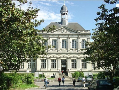 法国西部天主教大学