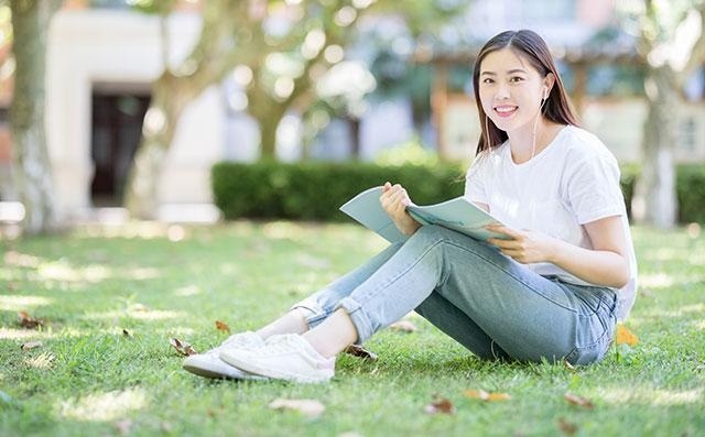 加拿大学校研究生成绩要求