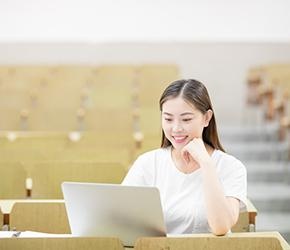 大学毕业生和在校学生