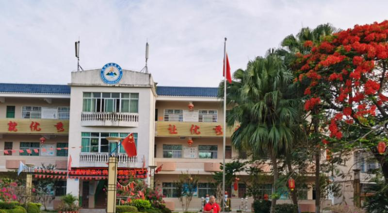琼海市嘉积第二中学地址在哪里，哪个地区，哪个城市