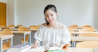 硕士，提供相应的日语