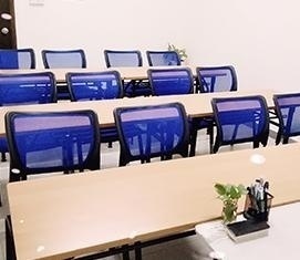 光亮干净的课室