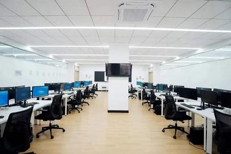 上海中华玮希学校金融实验室.jpg