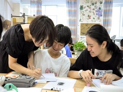 格鲁伯剑桥高中