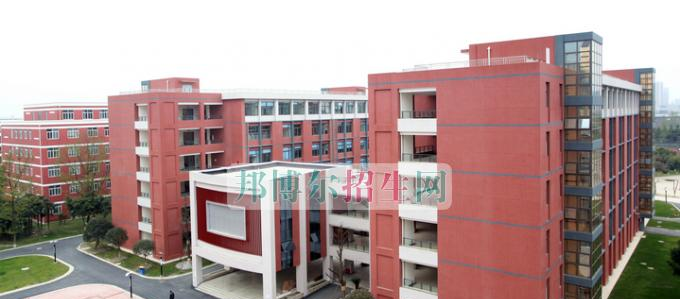 四川托普计算机职业学校