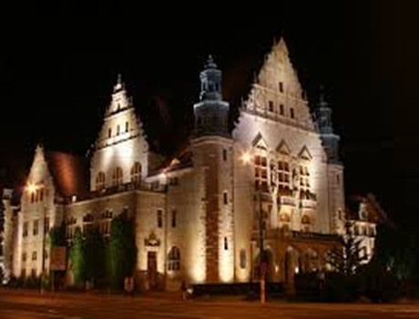 波兹南外国语学院