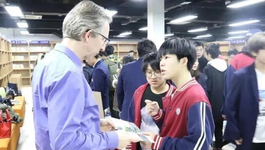 力迈中美国际学校中国香港高中