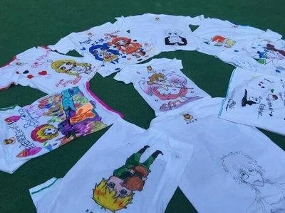 中加枫华国际学校动漫插画：手绘T恤衫