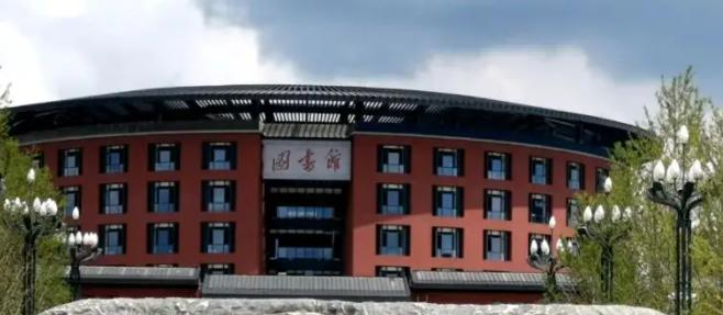 云南财经大学是一本吗?（几本大学）