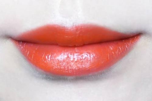 女生厚嘴唇怎么涂口红