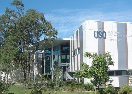 南昆士兰大学