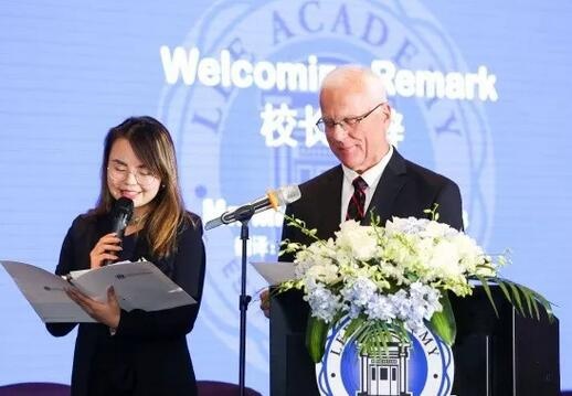 Michael Hutchins校长致辞.jpg