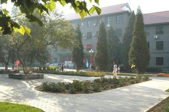 北京第二外国语学院校园一角