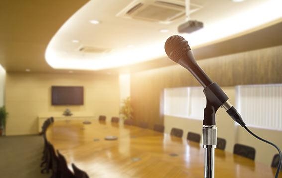 脑子要快嘴要慢