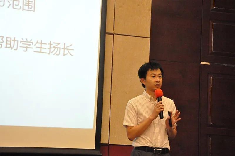 副校长施毅老师.jpg