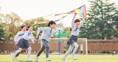 如何让优秀的孩子更**？如何让优秀的孩子更快乐？