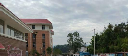 上犹中等专业学校