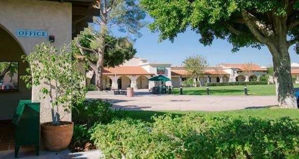 诺亚舟-费尔蒙特美国高中