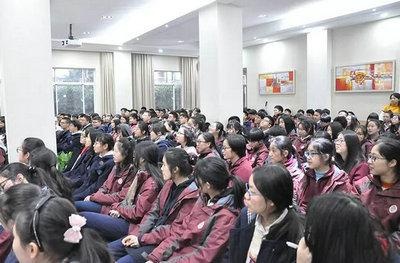 剑桥学长喊话光华剑桥国际高中生：相信自己你可以更优秀！
