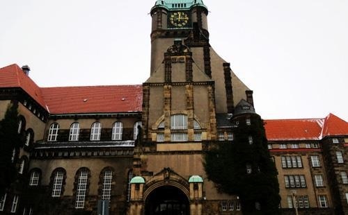 德累斯顿工业大学