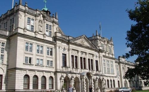 卡迪夫大学