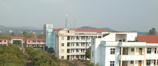 泰和中等专业学校