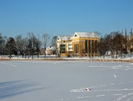 华沙金融与管理大学